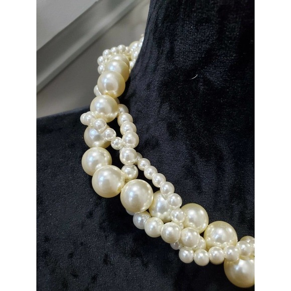 Double Layered White Pearl Fashion Necklace - Picture 3 of 8